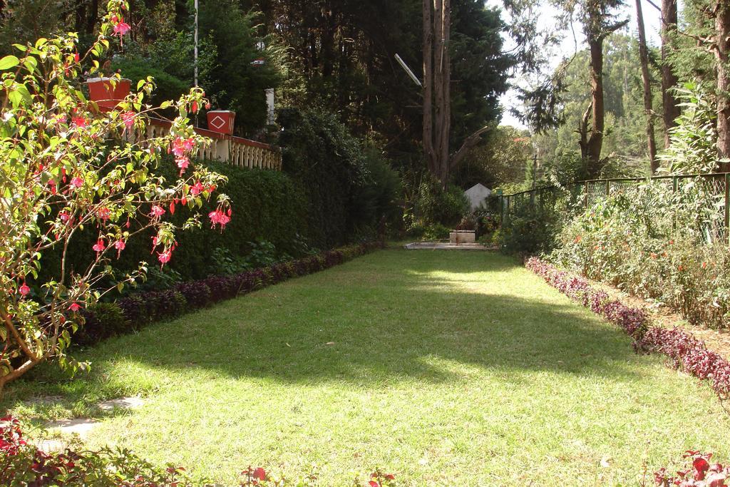 The Red House Bed & Breakfast Udagamandalam Exterior photo