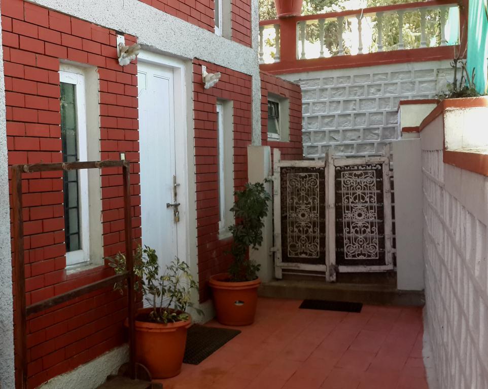 The Red House Bed & Breakfast Udagamandalam Room photo