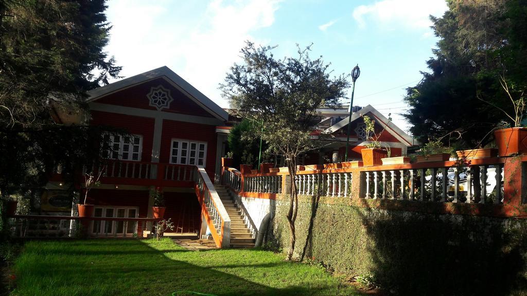 The Red House Bed & Breakfast Udagamandalam Exterior photo