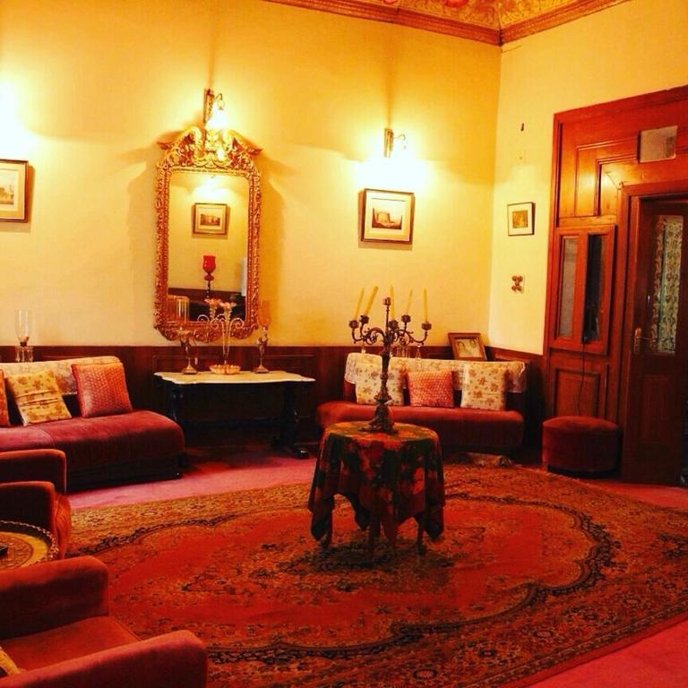 The Red House Bed & Breakfast Udagamandalam Exterior photo
