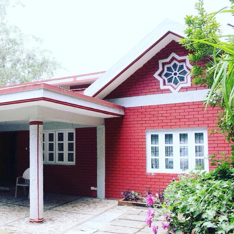 The Red House Bed & Breakfast Udagamandalam Exterior photo