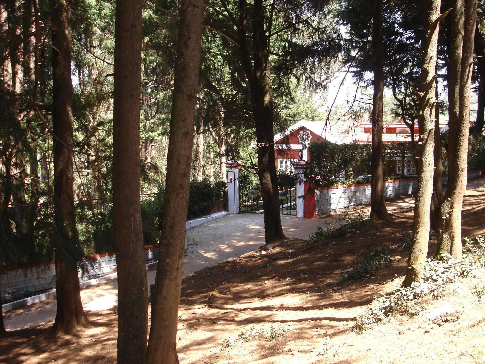The Red House Bed & Breakfast Udagamandalam Exterior photo